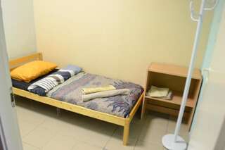Хостелы SPORDIHOSTEL VÕIDU 17a Нарва Односпальная кровать в общем мужском номере-19